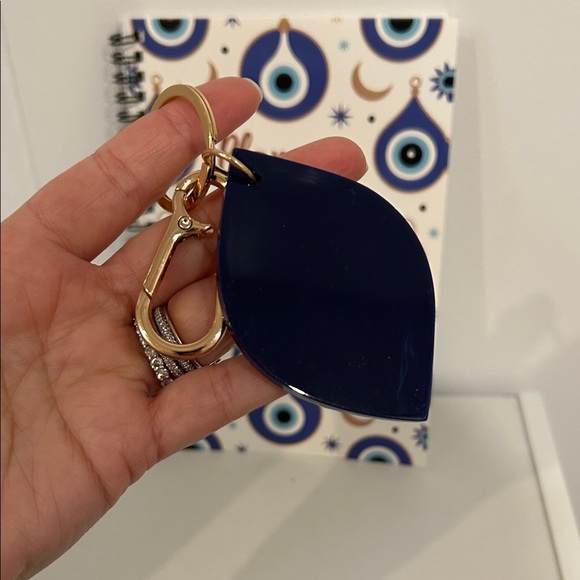 Elegant Evil Eye Keychain with Gold Accents - Picture 4 of 4